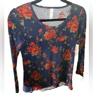 Lularoe long sleeve navy‎ blue Lynnae top with red roses! NWT. Stunning print!